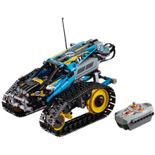 Ladda upp bild till gallerivisning, LEGO - Technic Radiostyrd stuntracer
